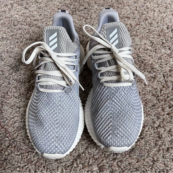 adidas AlphaBounce Instinct Gray Women’s Size 5.5 Sneakers F36732 grey/ white - Picture 3 of 9